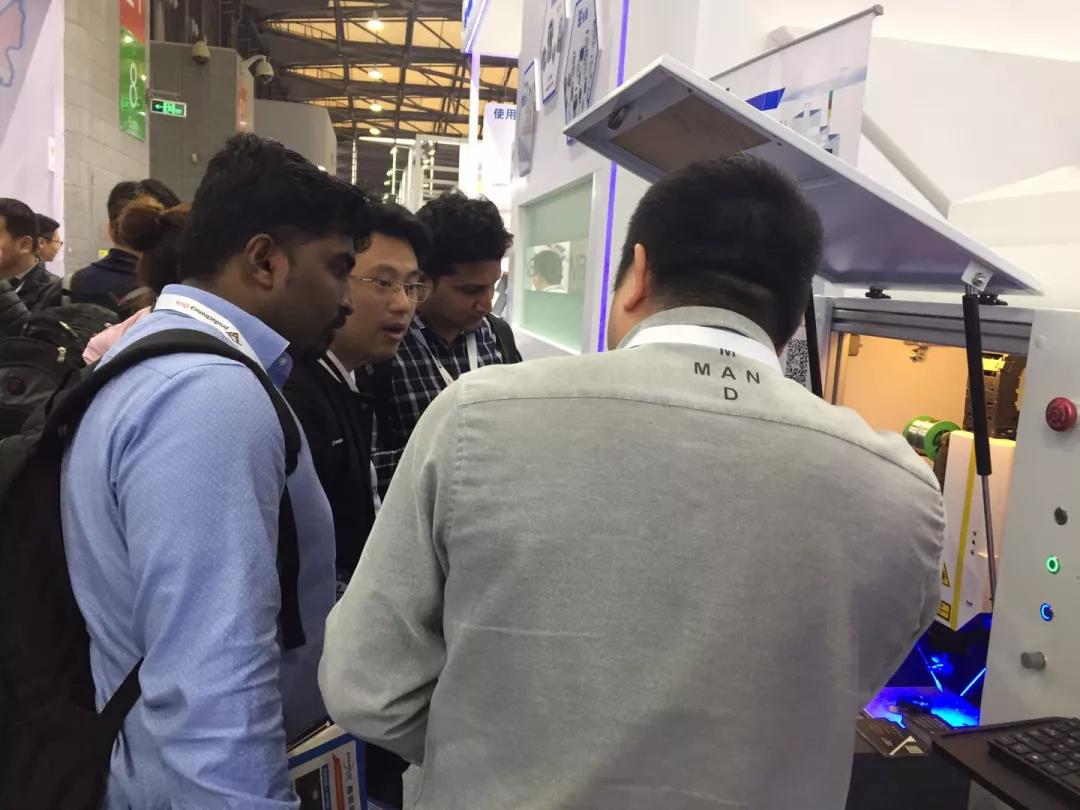 松尔德科技温控激光锡焊燃爆上海慕尼黑光博会场馆 松尔德科技温控激光锡焊燃爆上海慕尼黑光博会场馆